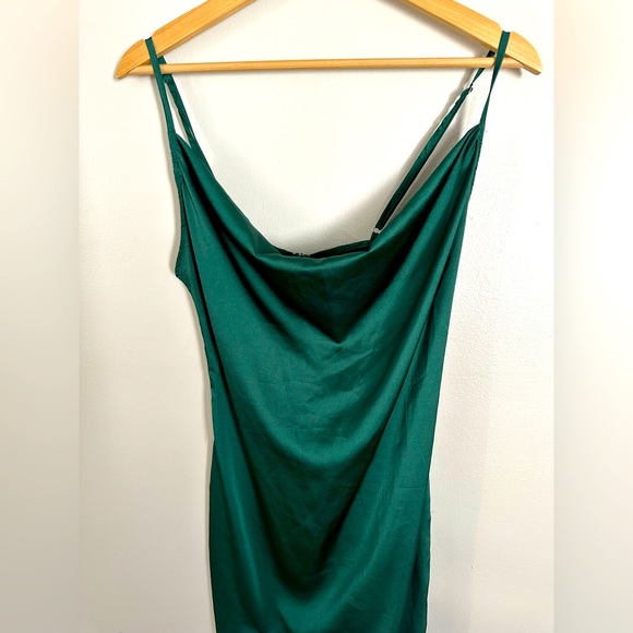 PrettyLittleThing Emerald Green Strappy Satin Cowl Midi Dress size 4 in EUC - Picture 7 of 12